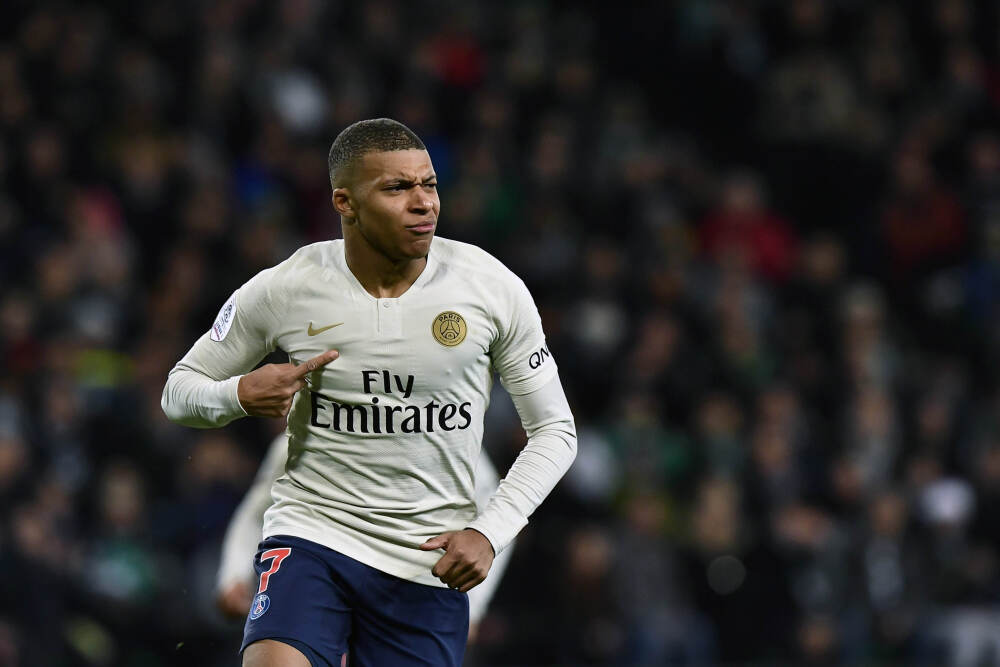 记者: 弗拉门戈报价克鲁塞罗中锋若热, 总价值3200万欧+10%二转